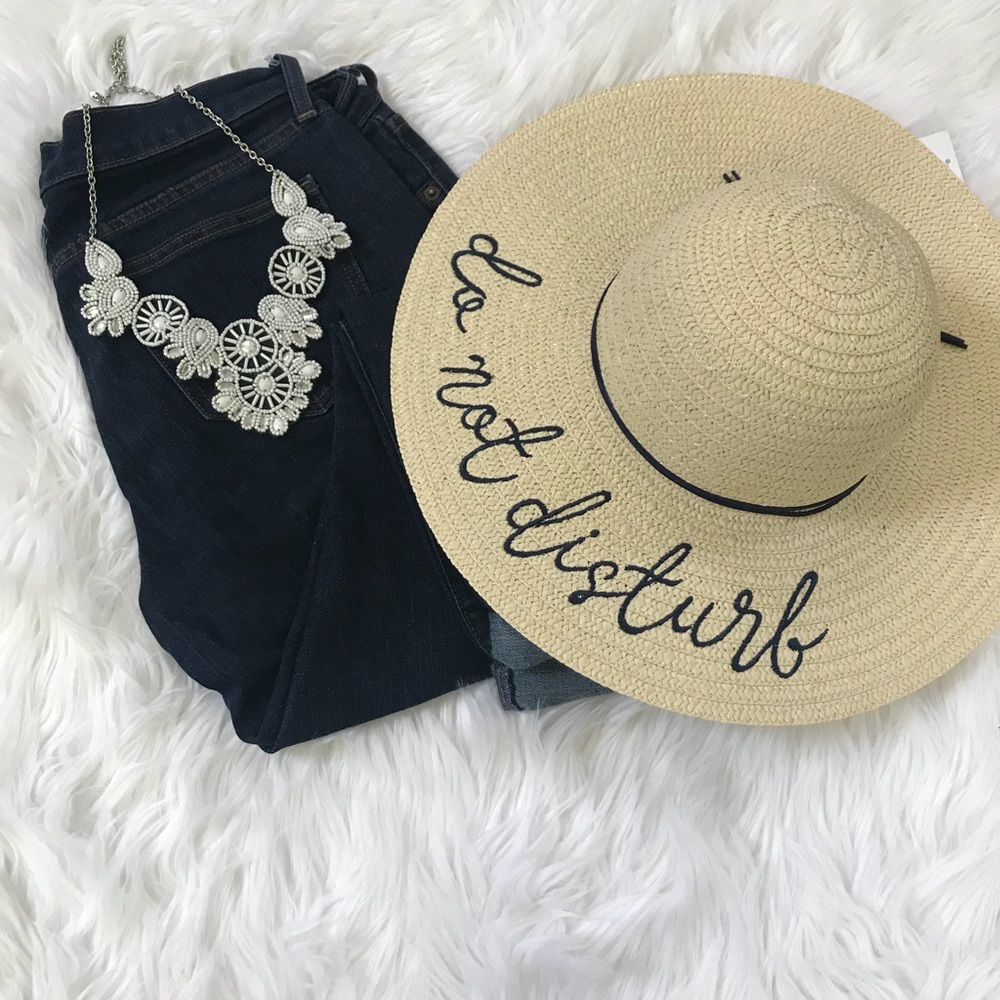 White statement necklace